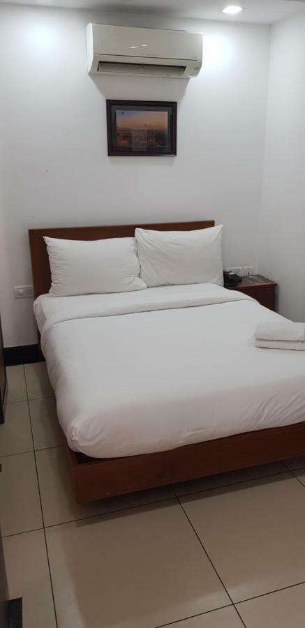 Pgs Inn Kochi Eksteriør bilde